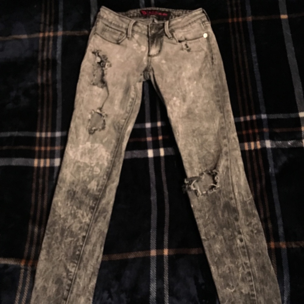 Free w bundle / Billa bong skinny jeans